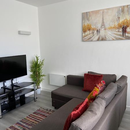 מילטון קינס Lovely 2 Double Bedroom Flat With Free Parking - At The Atrium Mk מראה חיצוני תמונה