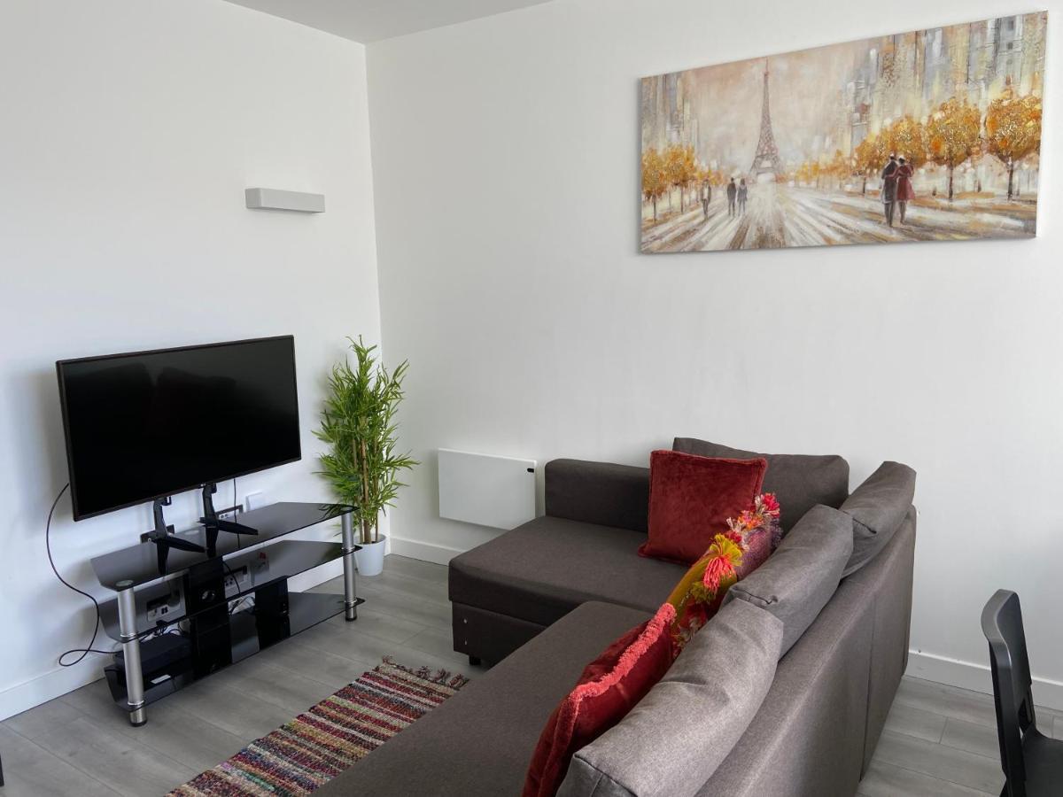 מילטון קינס Lovely 2 Double Bedroom Flat With Free Parking - At The Atrium Mk מראה חיצוני תמונה