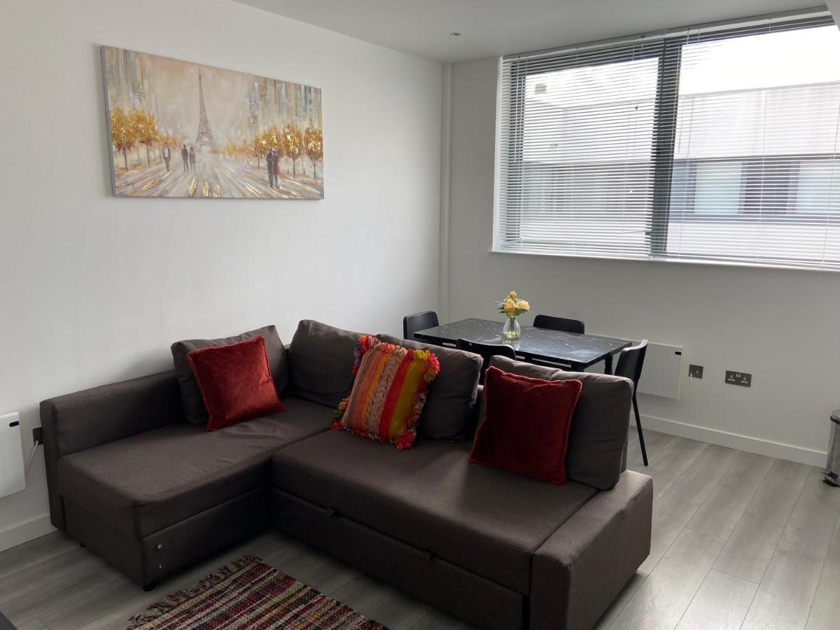 מילטון קינס Lovely 2 Double Bedroom Flat With Free Parking - At The Atrium Mk מראה חיצוני תמונה