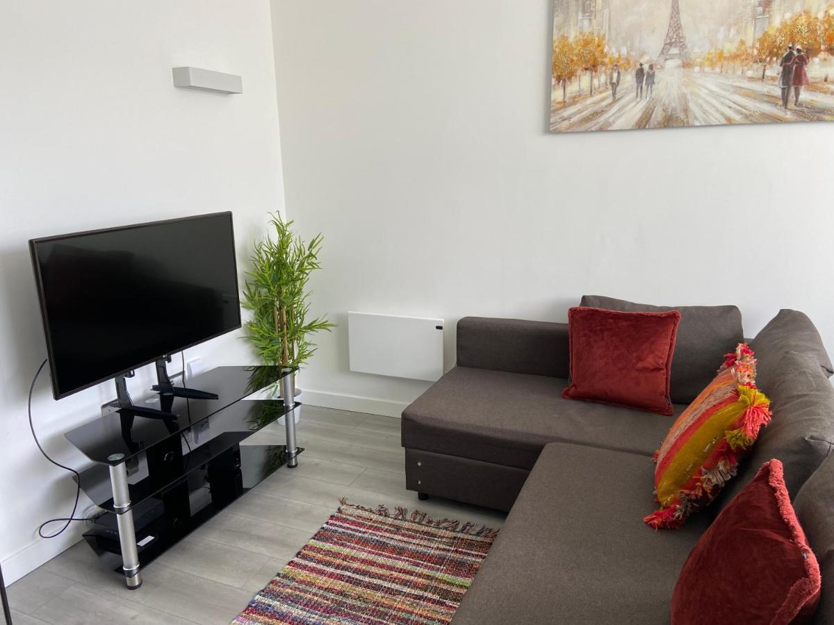מילטון קינס Lovely 2 Double Bedroom Flat With Free Parking - At The Atrium Mk מראה חיצוני תמונה