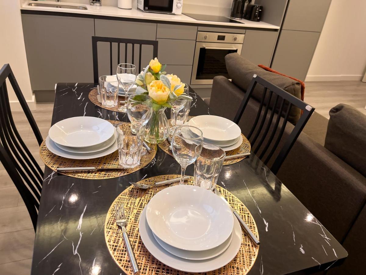 מילטון קינס Lovely 2 Double Bedroom Flat With Free Parking - At The Atrium Mk מראה חיצוני תמונה