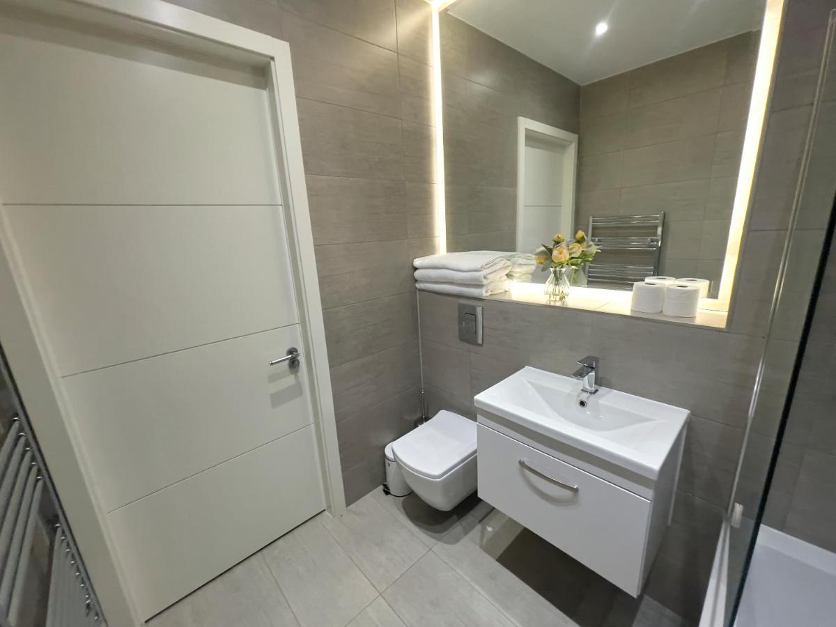 מילטון קינס Lovely 2 Double Bedroom Flat With Free Parking - At The Atrium Mk מראה חיצוני תמונה
