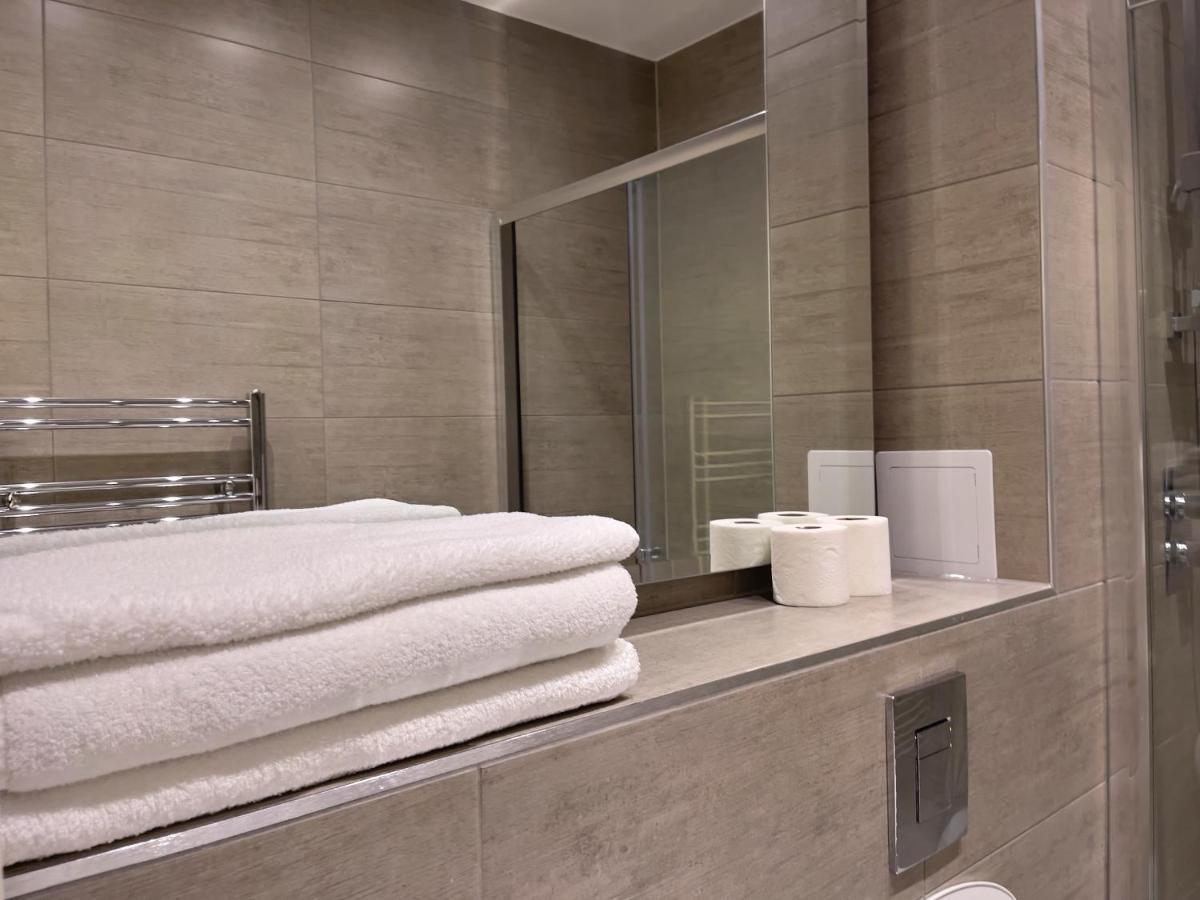 מילטון קינס Lovely 2 Double Bedroom Flat With Free Parking - At The Atrium Mk מראה חיצוני תמונה