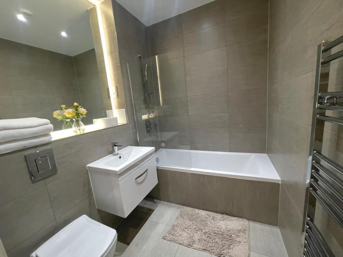 מילטון קינס Lovely 2 Double Bedroom Flat With Free Parking - At The Atrium Mk מראה חיצוני תמונה
