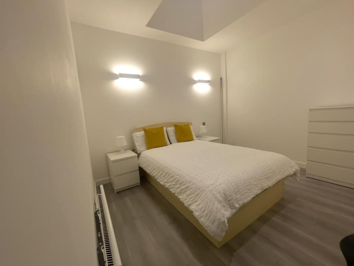 מילטון קינס Lovely 2 Double Bedroom Flat With Free Parking - At The Atrium Mk מראה חיצוני תמונה