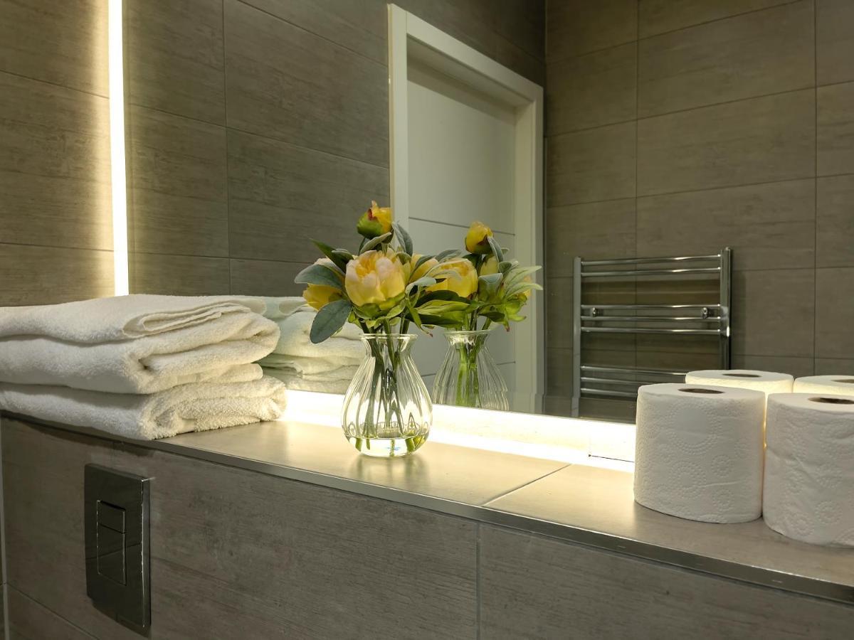 מילטון קינס Lovely 2 Double Bedroom Flat With Free Parking - At The Atrium Mk מראה חיצוני תמונה